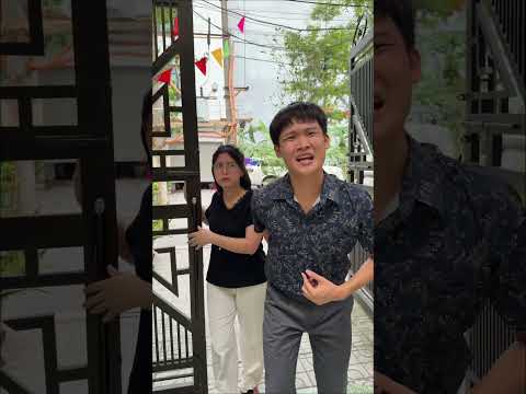 Đi vệ sinh nhờ đúng nhà ăntifan kiểu thumbnail