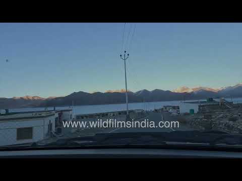 Scenic landscapes near Merak along Pangong Tso thumbnail