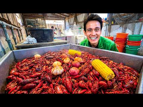 I Tried a Crawfish Boil at New Orleans’ Best Seafood Market! (Where Locals Eat) thumbnail