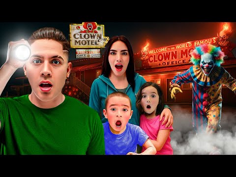 24 Horas en un HOTEL de PAYASOS EMBRUJADO thumbnail