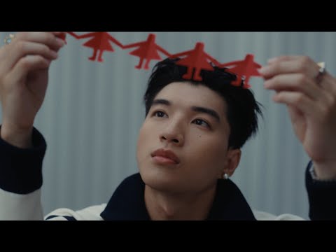 HIEUTHUHAI - Nước Mắt Cá Sấu (prod. by Kewtiie) l Official Music Video thumbnail