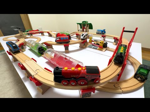 I love Brio☆A wooden rail course with lots of electric trains thumbnail