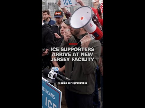 ICE supporters arrive at New Jersey facility thumbnail